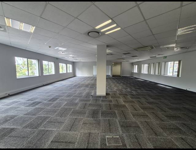 296M² OFFICE TO LET IN SANDTON CENTRAL